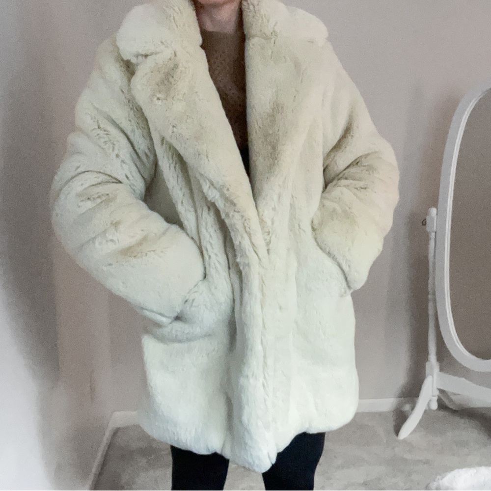 Wilfred Aritzia Oversized Cream Teddy Coat Faux Fur Size XS